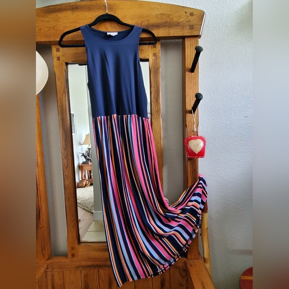 LOFT Dresses & Skirts - Fun, Comfortable Maxi Dress.